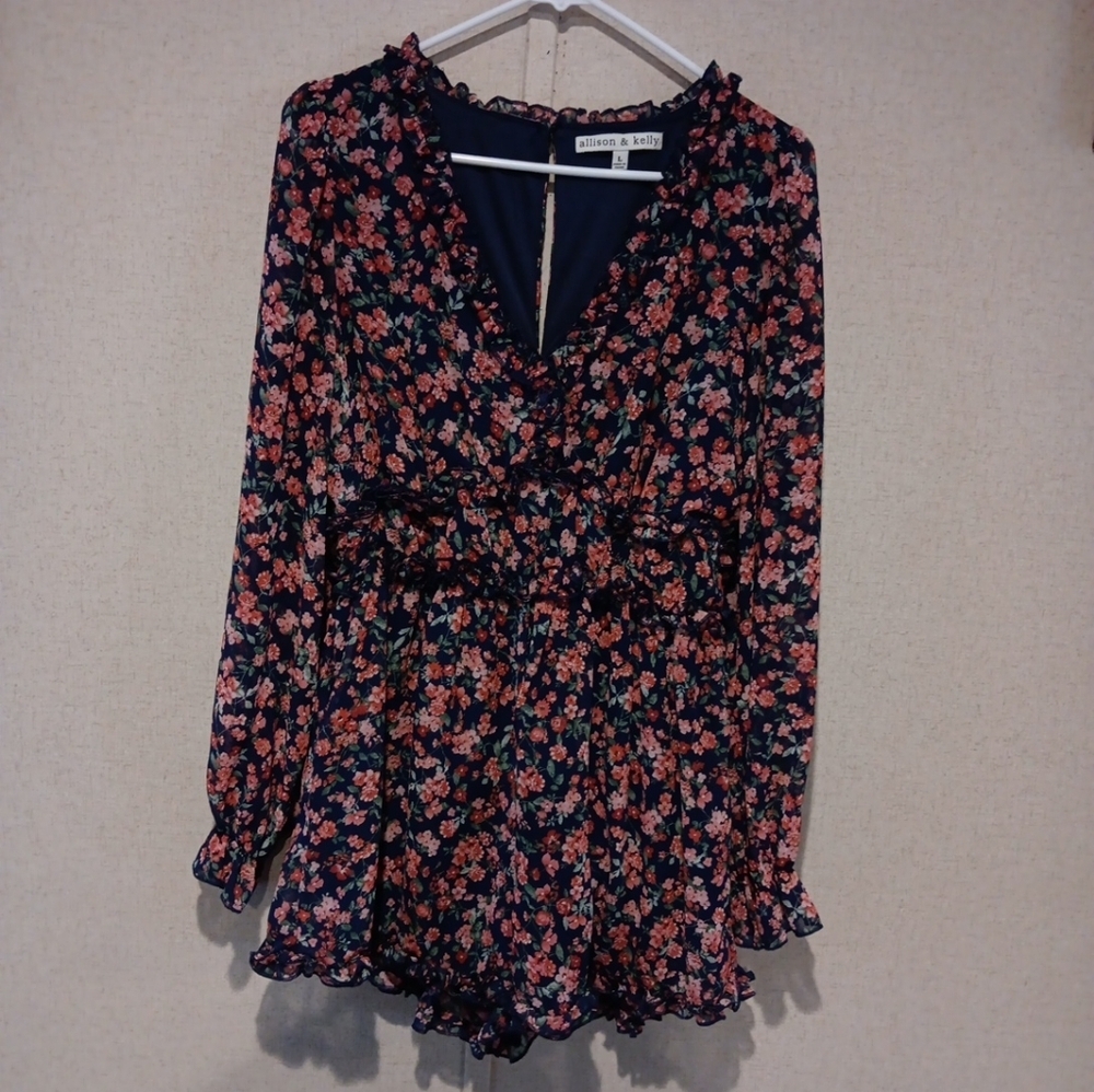 Allison & Kelly flowered pirnt dress, long sleeves Size L